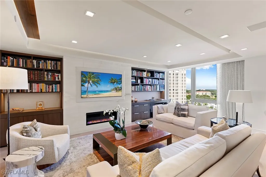 6897 Grenadier Boulevard Naples FL 34108