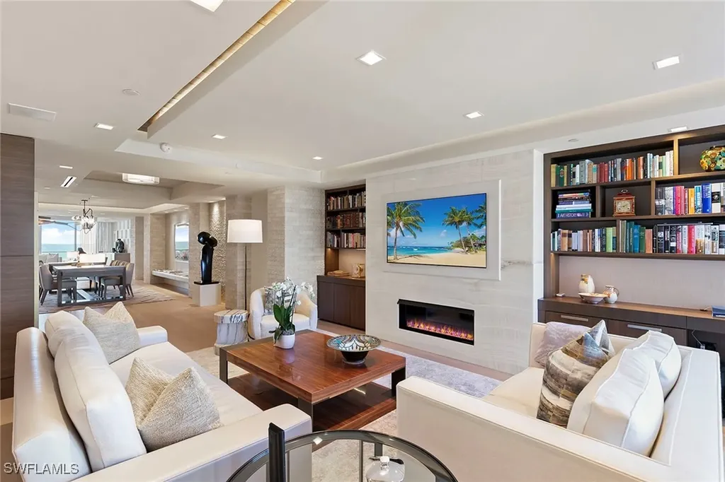 6897 Grenadier Boulevard Naples FL 34108