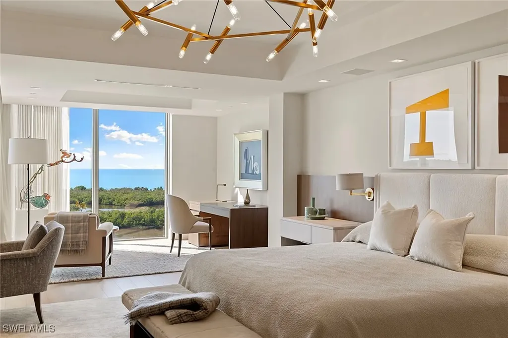 6897 Grenadier Boulevard Naples FL 34108