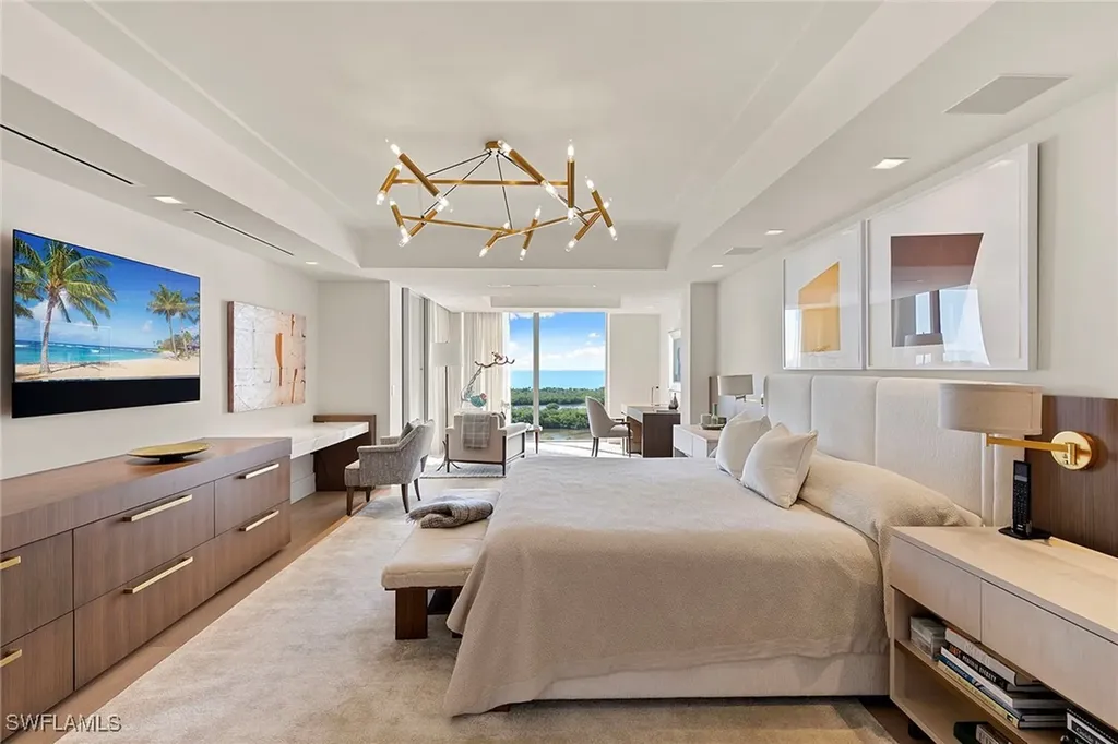 6897 Grenadier Boulevard Naples FL 34108
