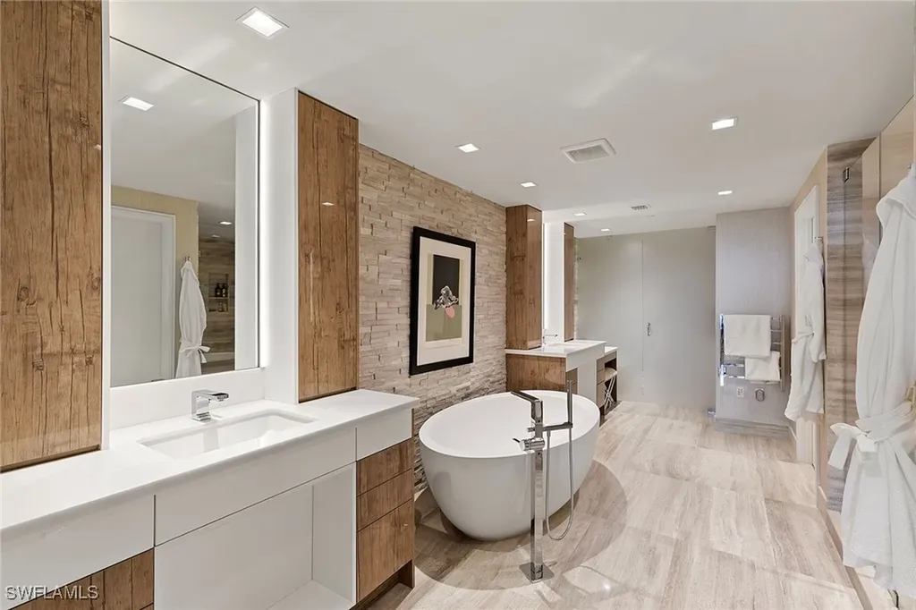 6897 Grenadier Boulevard Naples FL 34108