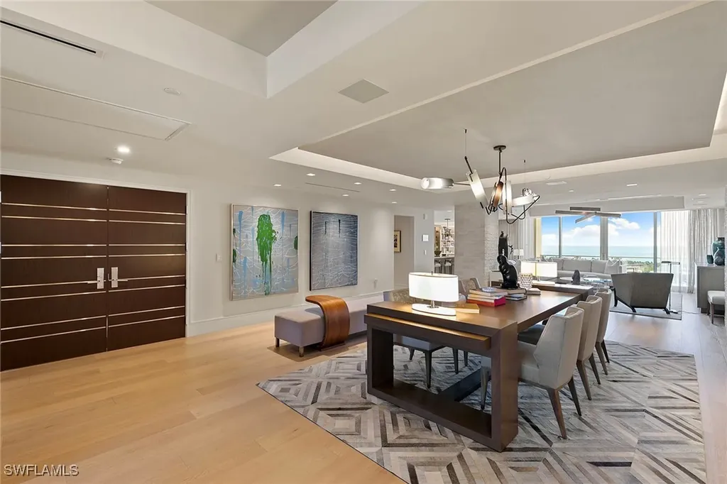 6897 Grenadier Boulevard Naples FL 34108