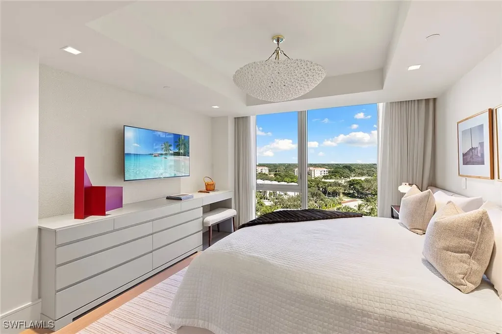 6897 Grenadier Boulevard Naples FL 34108