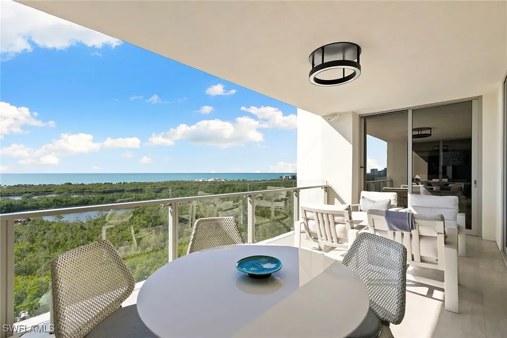 6897 Grenadier Boulevard Naples FL 34108