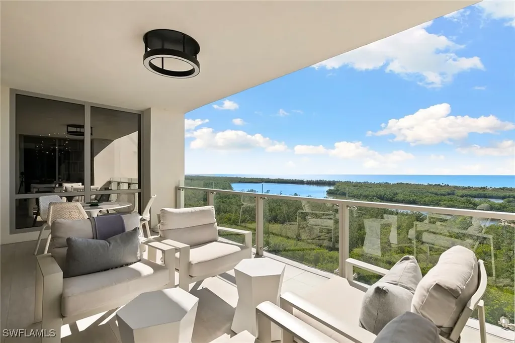 6897 Grenadier Boulevard Naples FL 34108