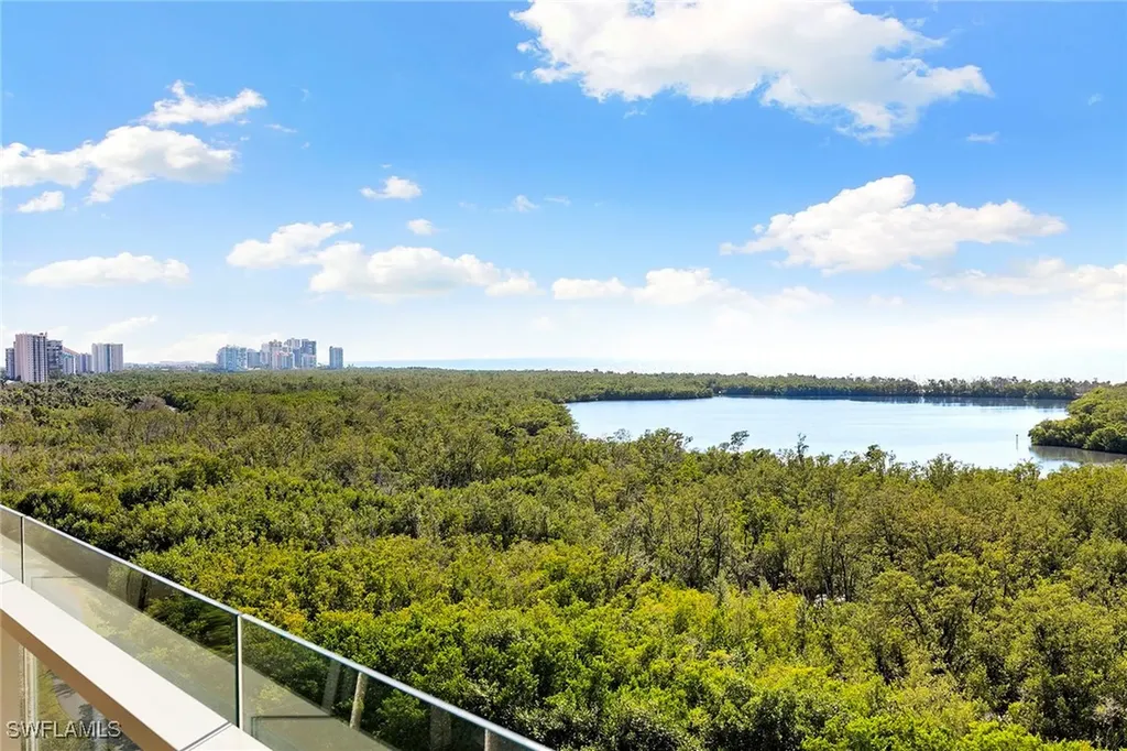 6897 Grenadier Boulevard Naples FL 34108