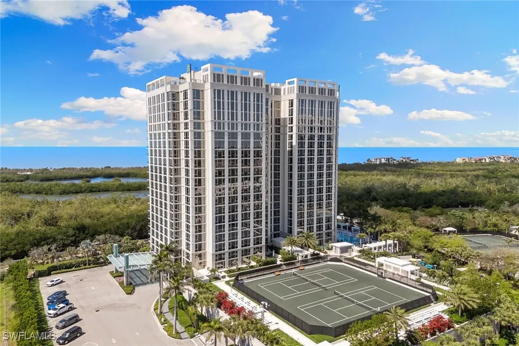 6897 Grenadier Boulevard Naples FL 34108