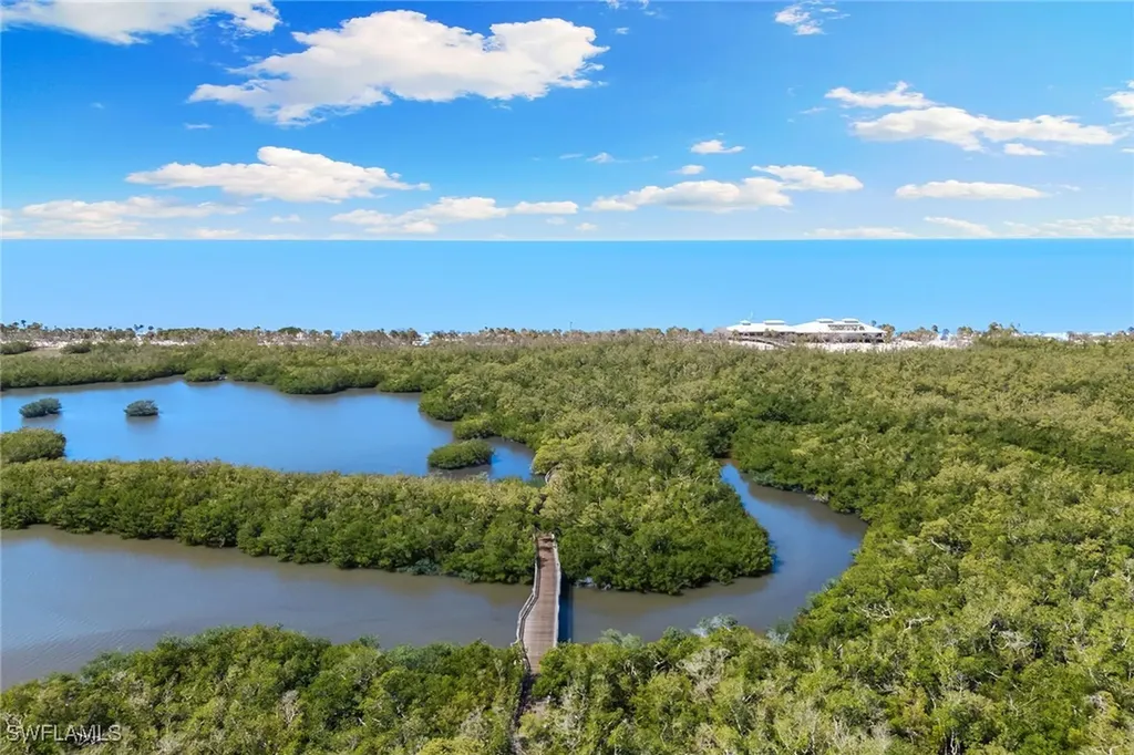 6897 Grenadier Boulevard Naples FL 34108
