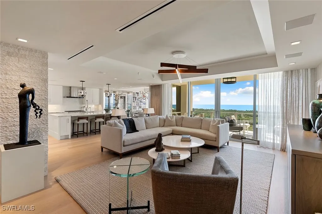 6897 Grenadier Boulevard Naples FL 34108