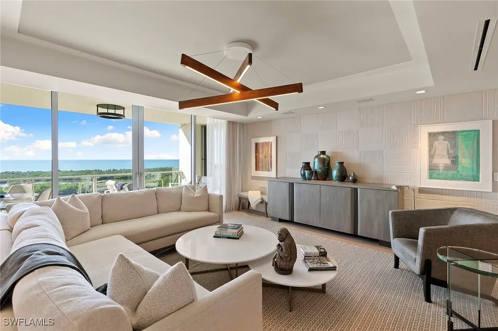 6897 Grenadier Boulevard Naples FL 34108