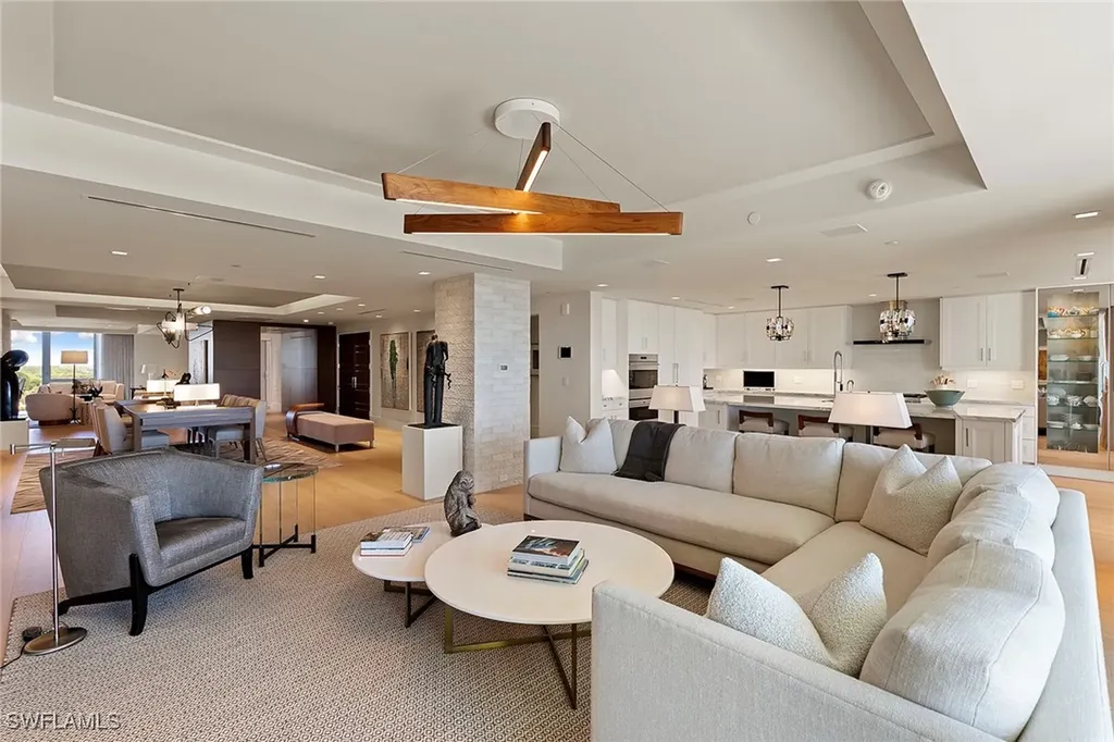 6897 Grenadier Boulevard Naples FL 34108