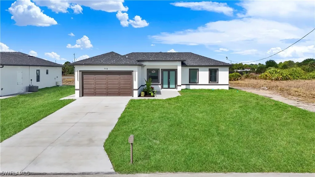 914 Manresa Avenue S Lehigh Acres FL 33974