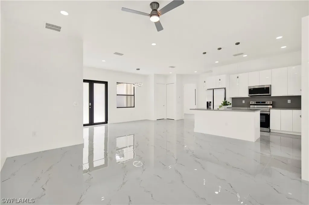 914 Manresa Avenue S Lehigh Acres FL 33974