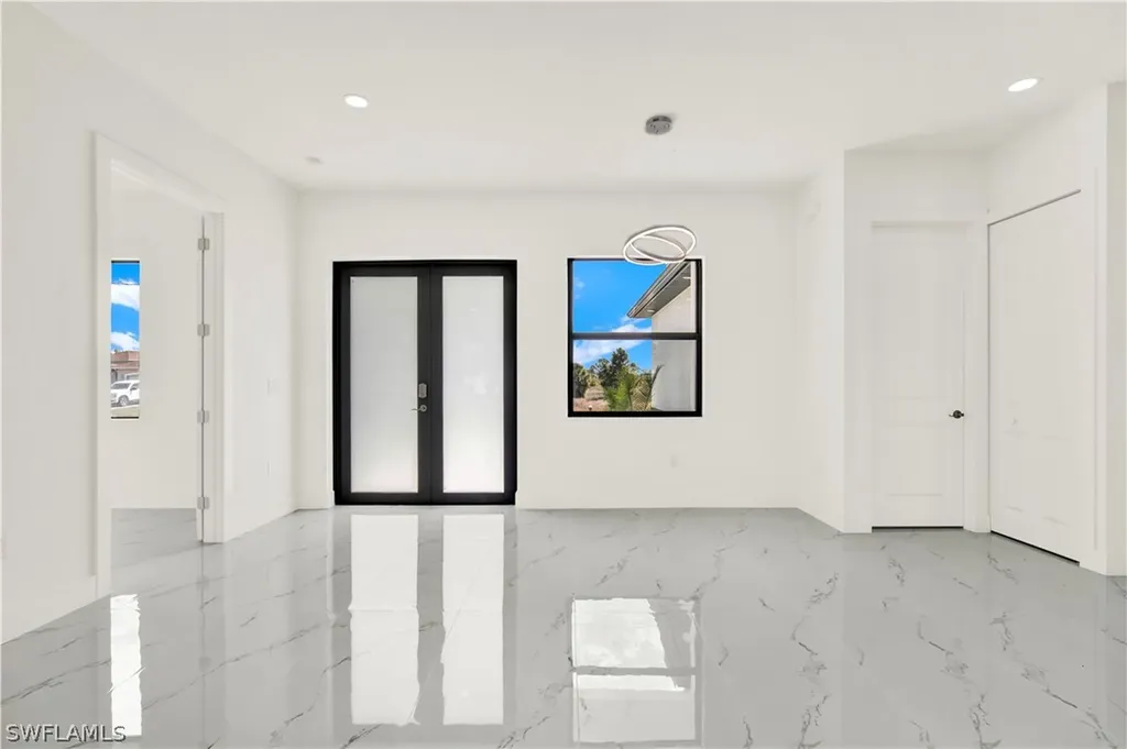 914 Manresa Avenue S Lehigh Acres FL 33974