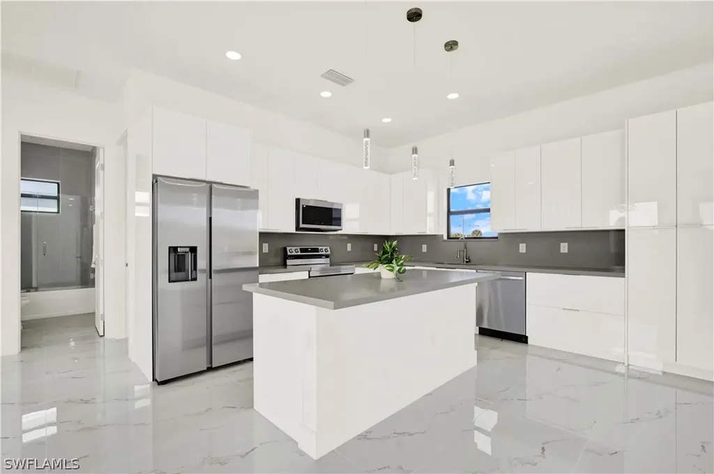 914 Manresa Avenue S Lehigh Acres FL 33974