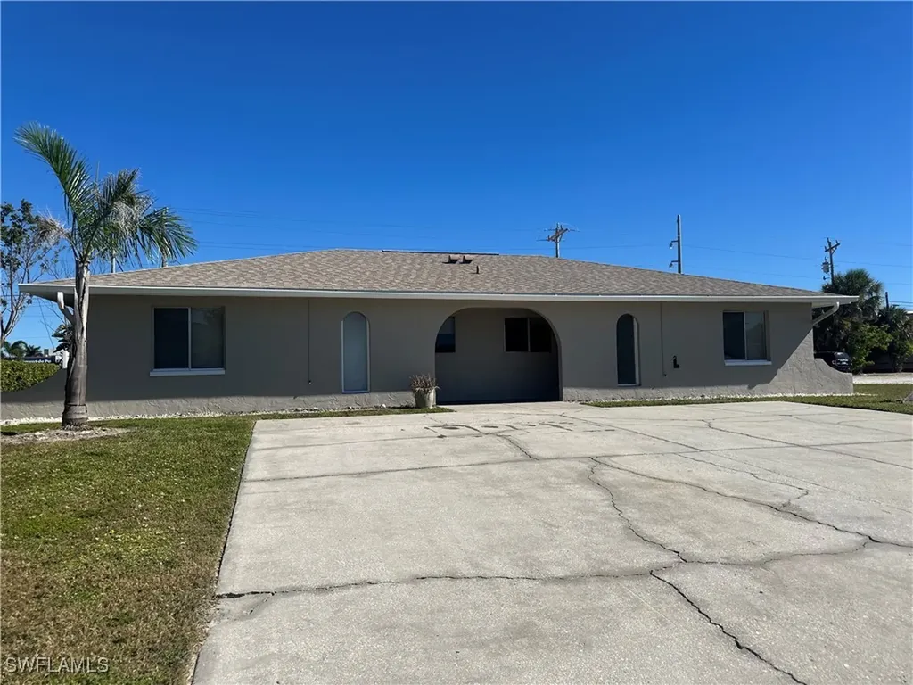 2105 SE 15th Place Cape Coral FL 33990