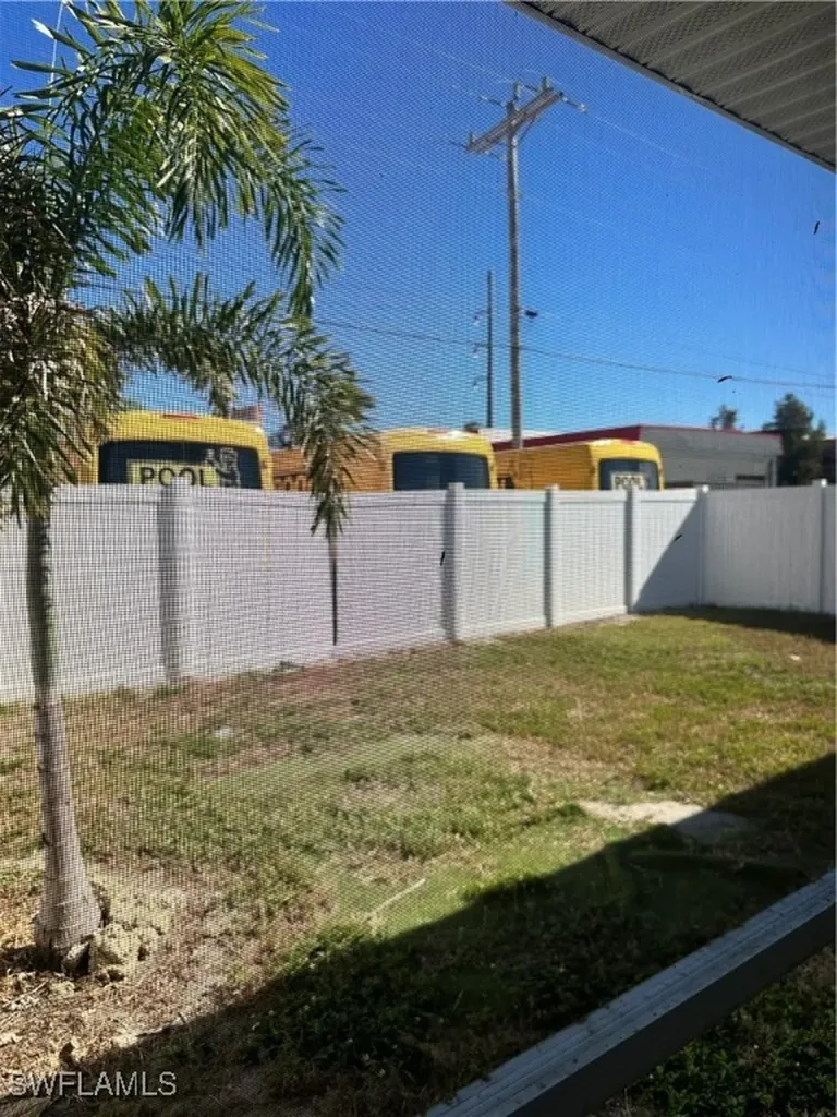 2105 SE 15th Place Cape Coral FL 33990