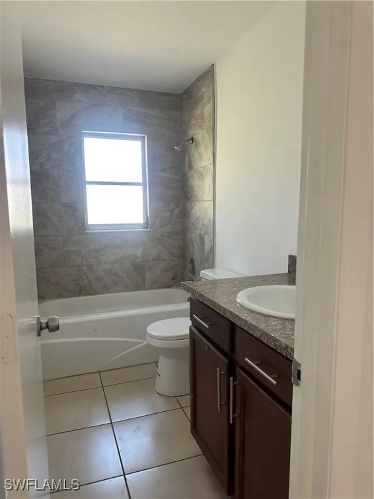 2105 SE 15th Place Cape Coral FL 33990
