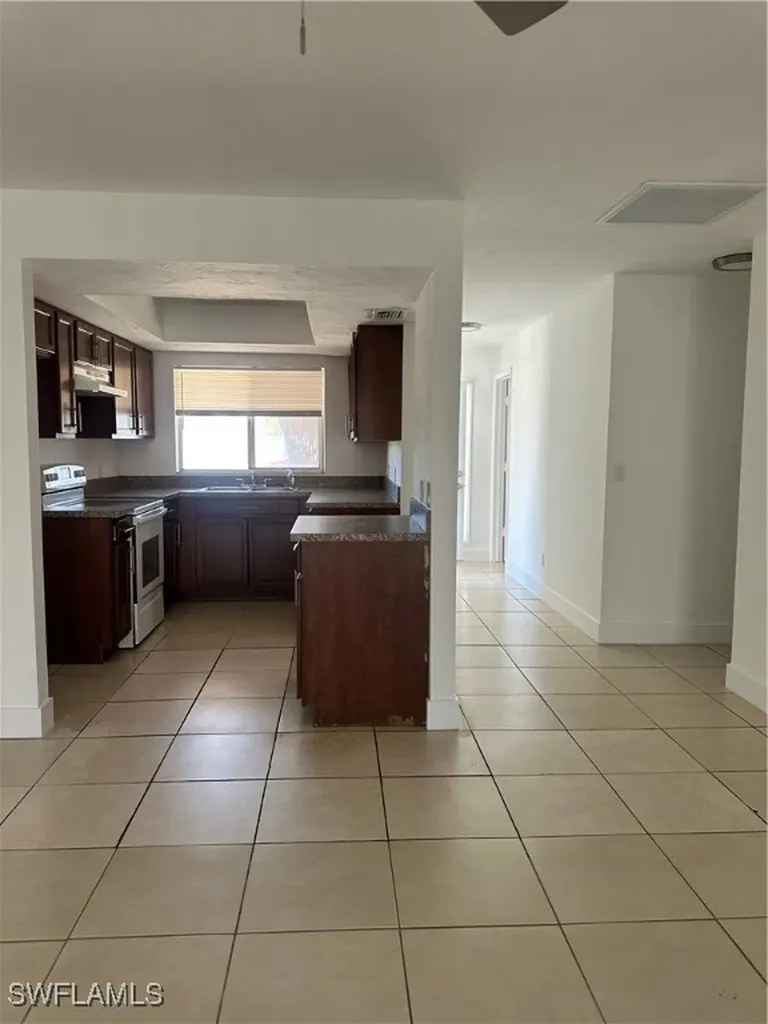 2105 SE 15th Place Cape Coral FL 33990