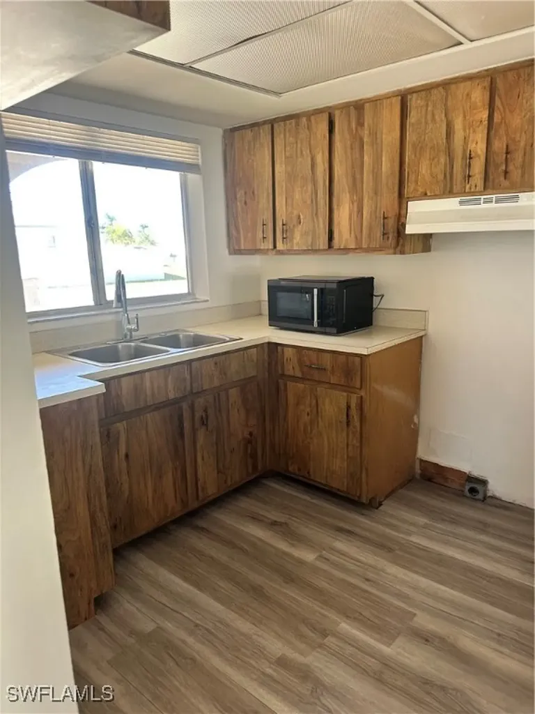 2105 SE 15th Place Cape Coral FL 33990
