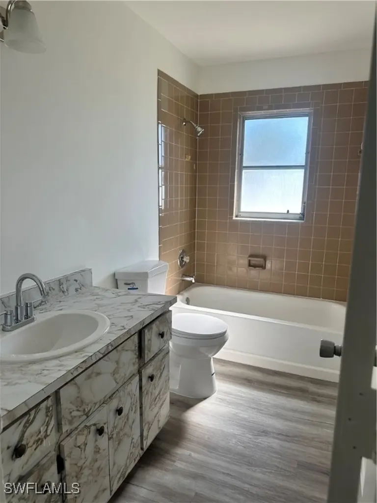 2105 SE 15th Place Cape Coral FL 33990