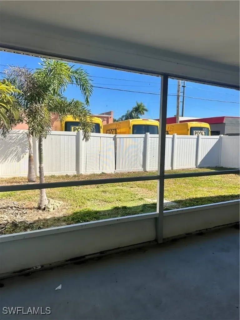 2105 SE 15th Place Cape Coral FL 33990