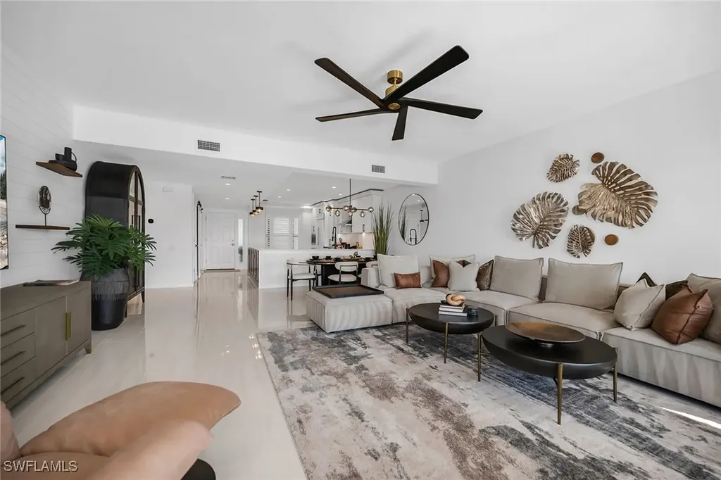 533 La Peninsula Boulevard Naples FL 34113