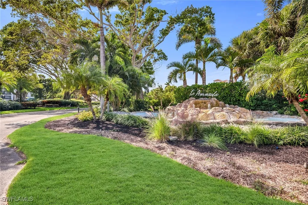 533 La Peninsula Boulevard Naples FL 34113