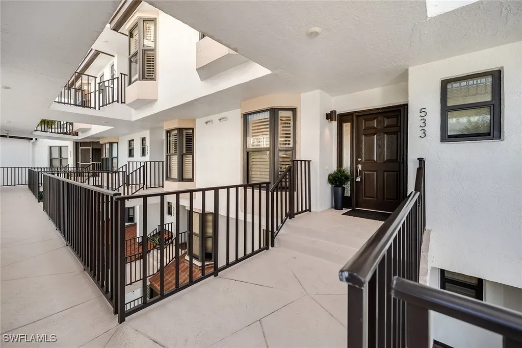 533 La Peninsula Boulevard Naples FL 34113