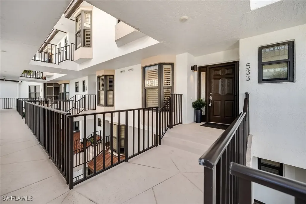 533 La Peninsula Boulevard Naples FL 34113