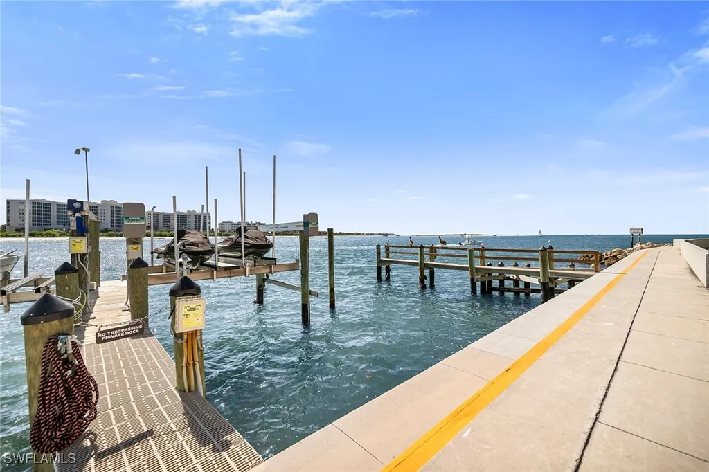 533 La Peninsula Boulevard Naples FL 34113
