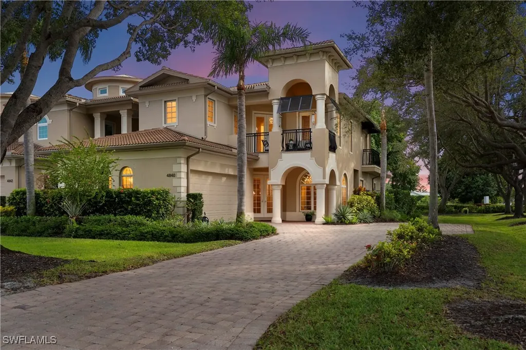 Naples FL, 4840 W Boulevard Court