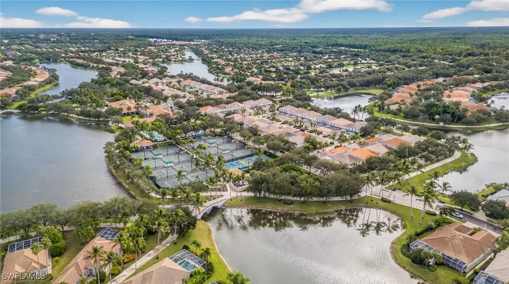 6096 Towncenter Circle Naples FL 34119