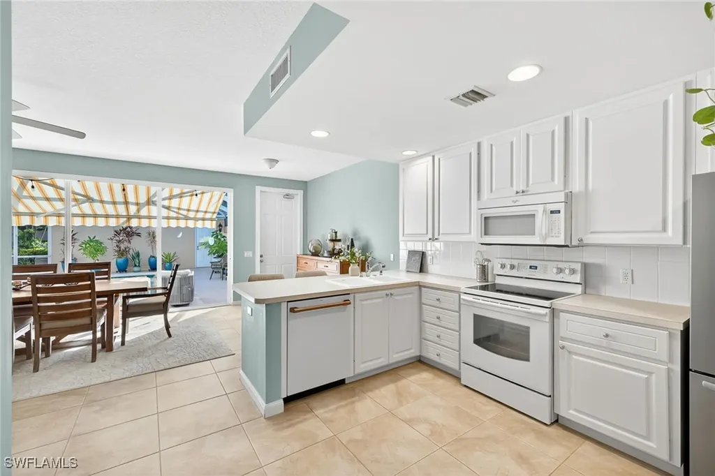 6096 Towncenter Circle Naples FL 34119