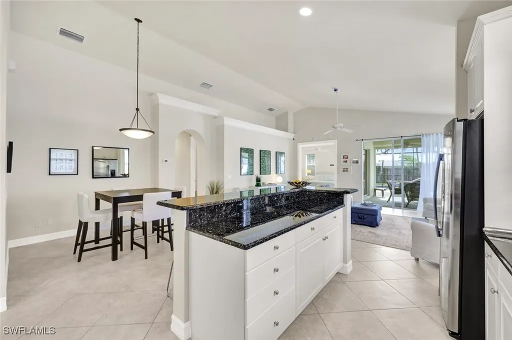 684 98th Avenue N Naples FL 34108