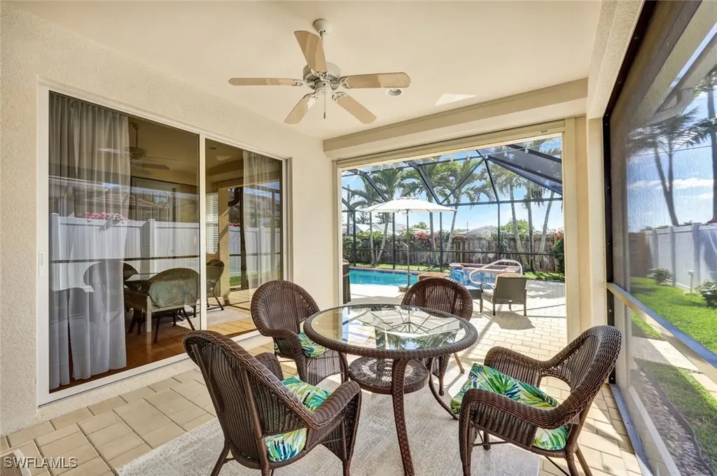 684 98th Avenue N Naples FL 34108