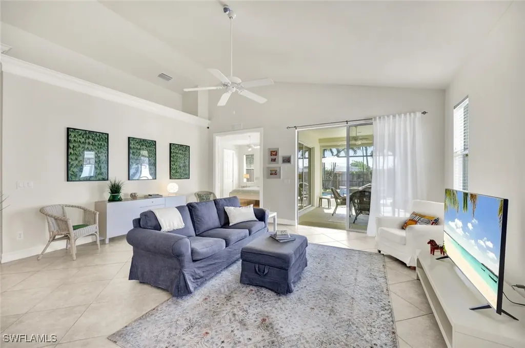 684 98th Avenue N Naples FL 34108