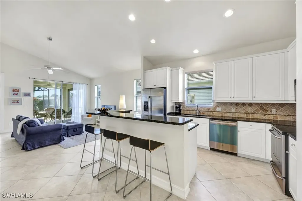 684 98th Avenue N Naples FL 34108