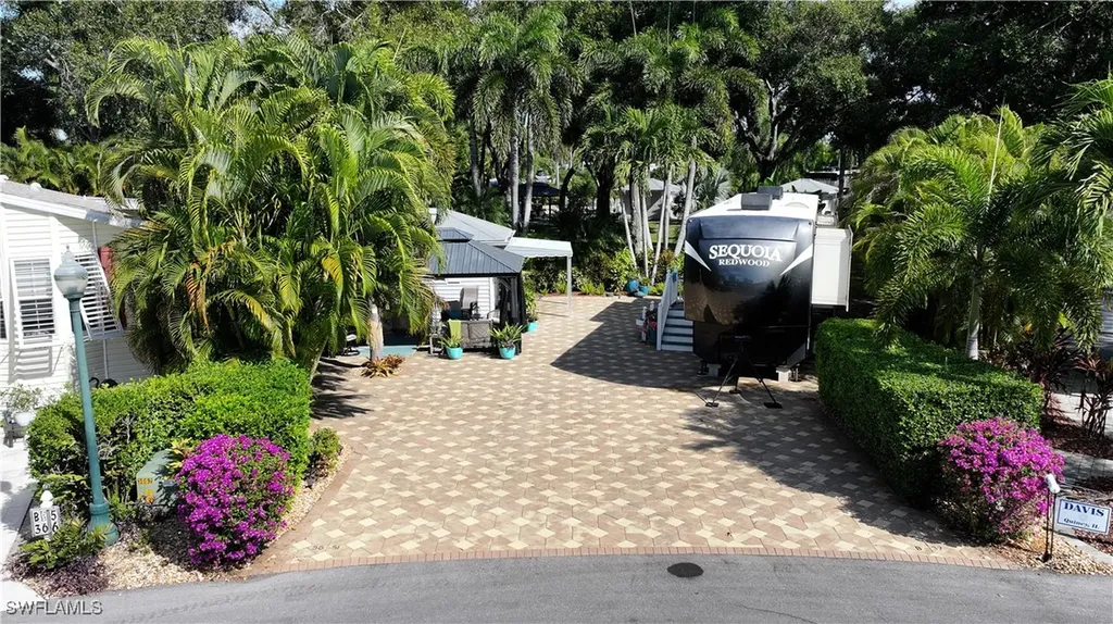 5651 Maplewood Court Fort Myers FL 33905