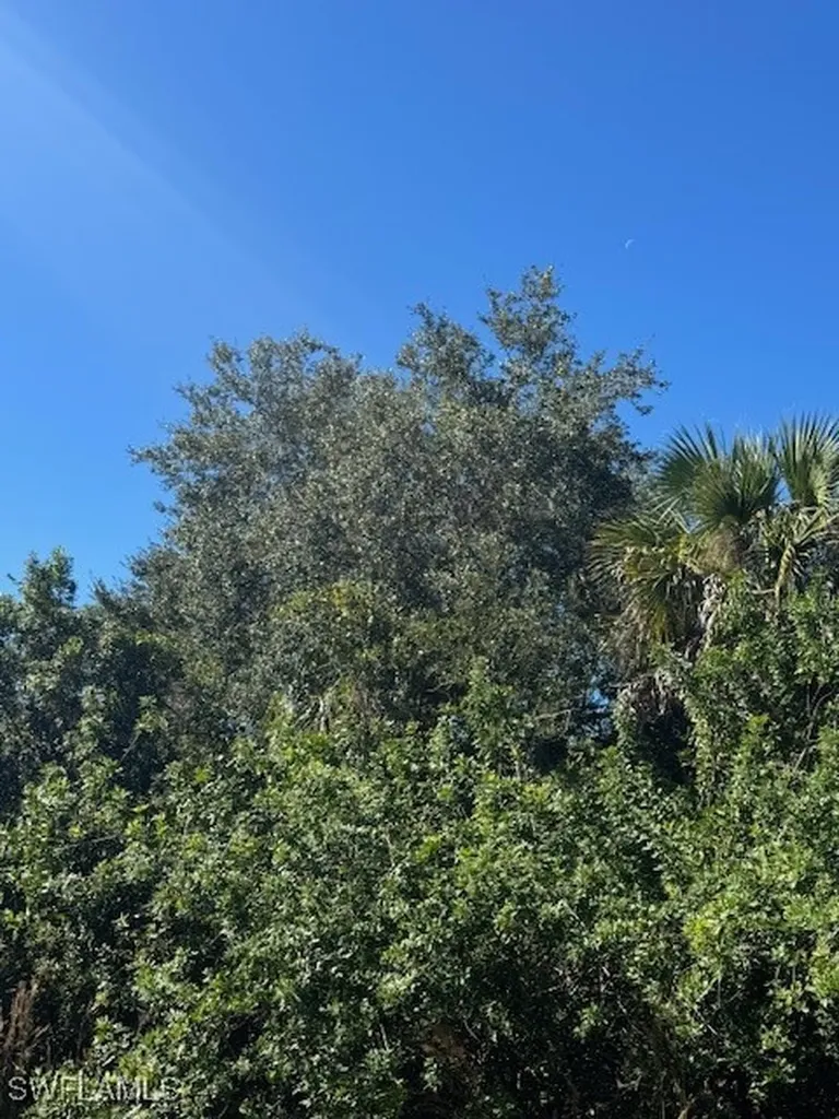3RD Street NW Naples FL 34120