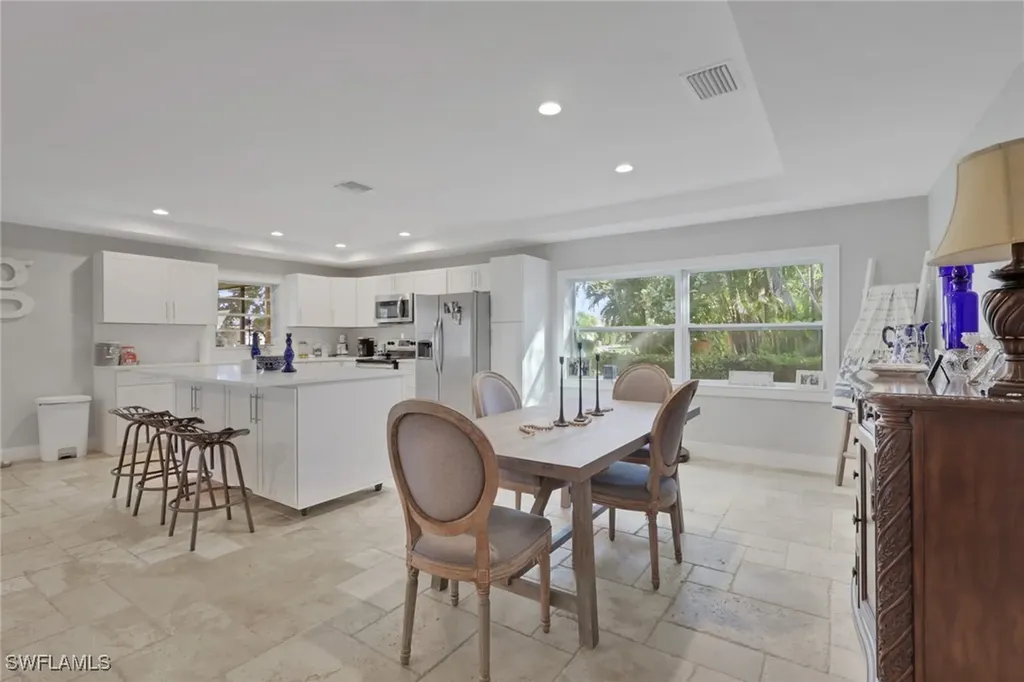 687 Cypress Way E Naples FL 34110