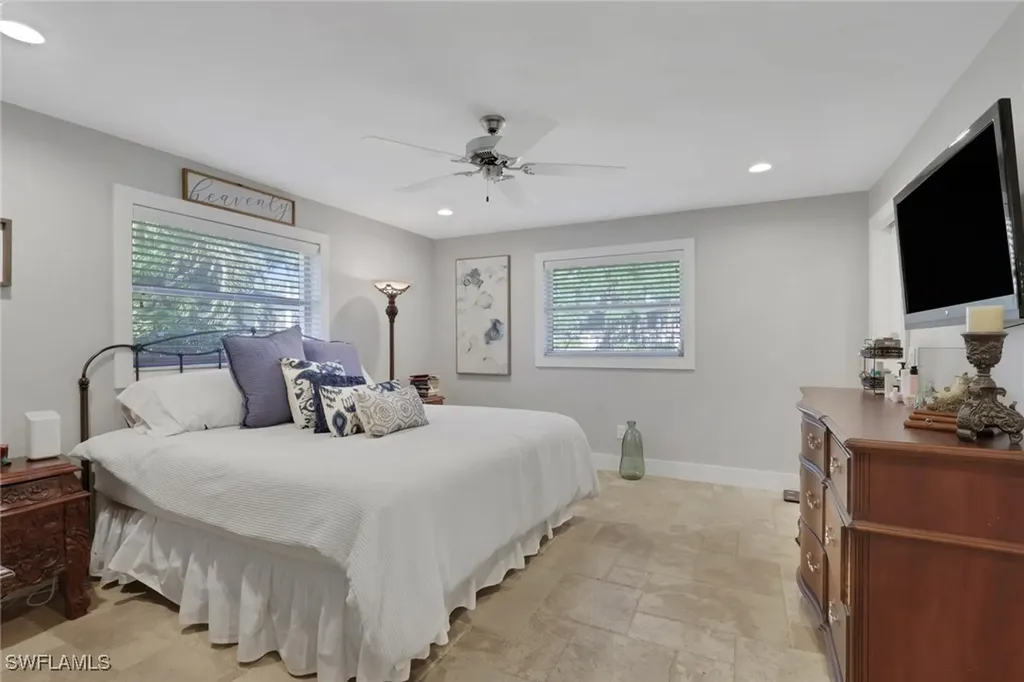 687 Cypress Way E Naples FL 34110