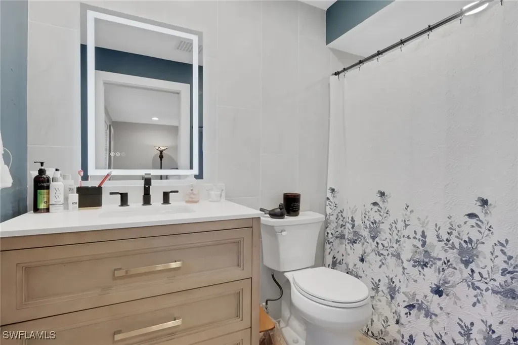 687 Cypress Way E Naples FL 34110