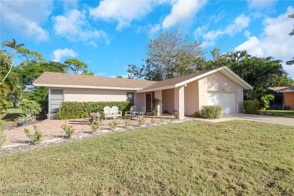 687 Cypress Way E Naples FL 34110