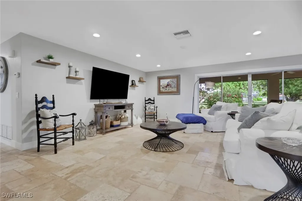 687 Cypress Way E Naples FL 34110
