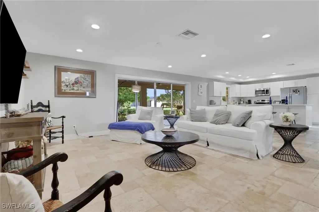 687 Cypress Way E Naples FL 34110