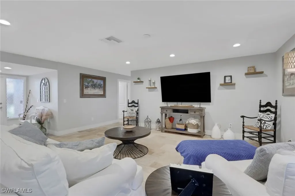 687 Cypress Way E Naples FL 34110