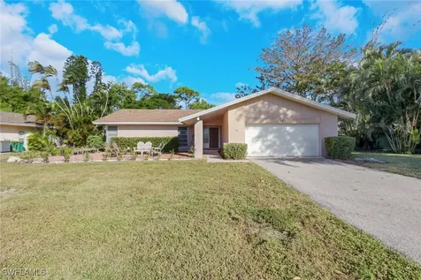 687 Cypress Way E Naples FL 34110