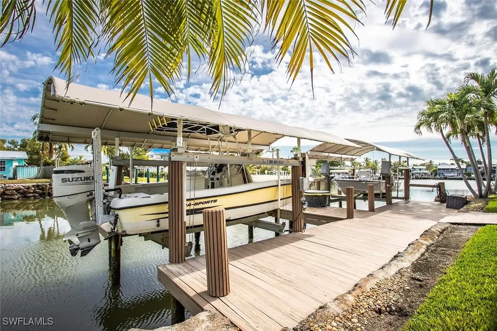604 Sunset Court Goodland FL 34140