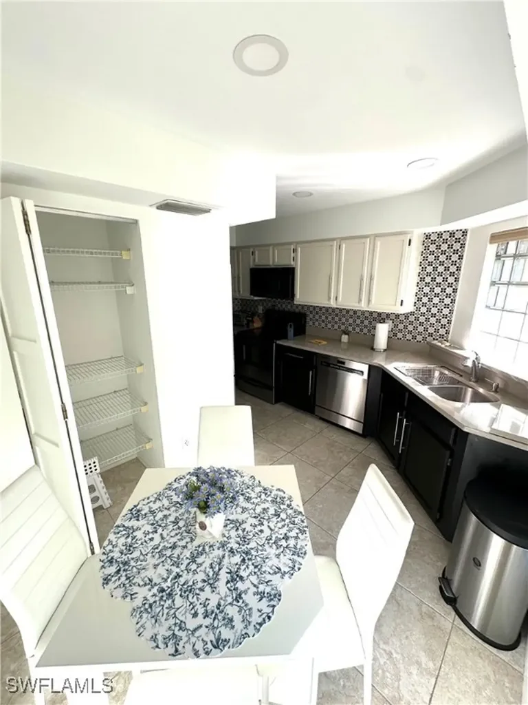 9828 Luna Circle Naples FL 34109